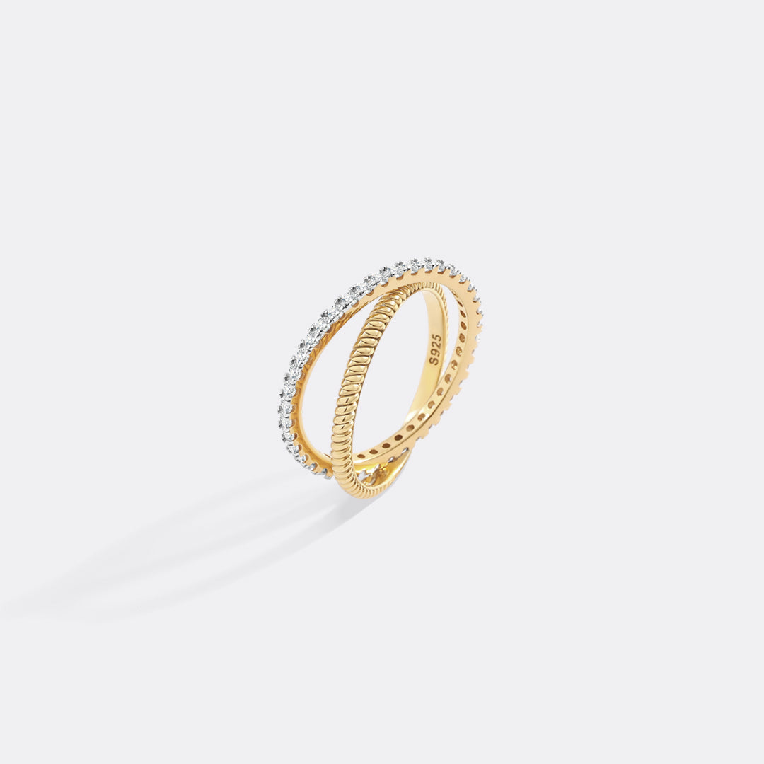 Twisted Interlocking Diamond Band
