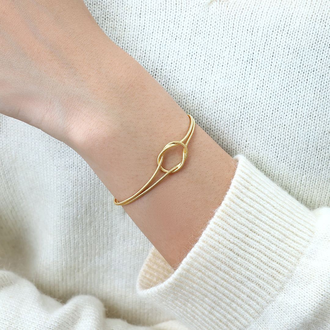 Dainty Knot Bracelet