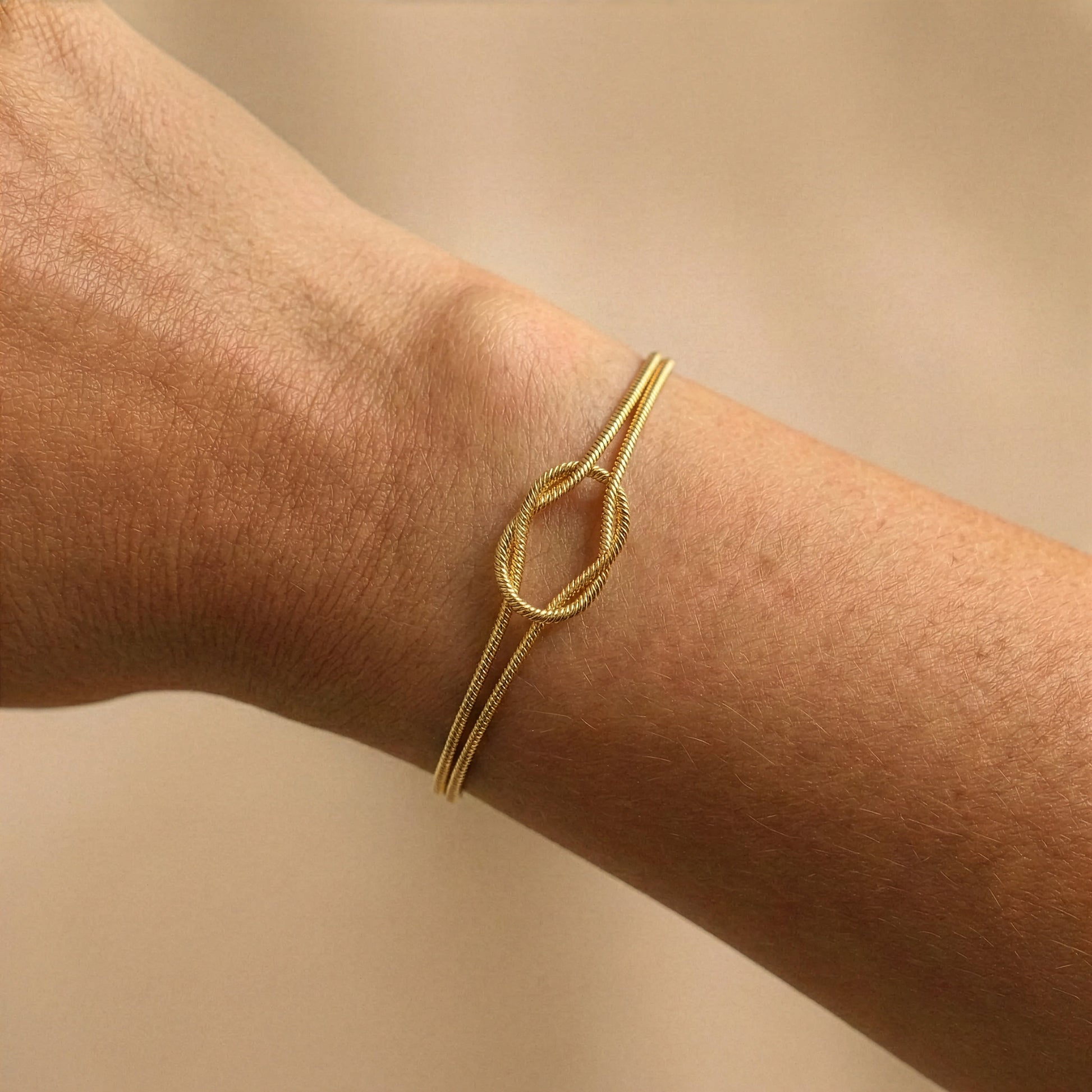 Dainty Knot Bracelet